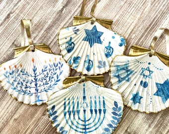 Hanukkah Seashell Ornaments – Handmade Coastal Dreidel, Menorah, Star of David Shells – Nautical Holiday Decor - Unique Gift