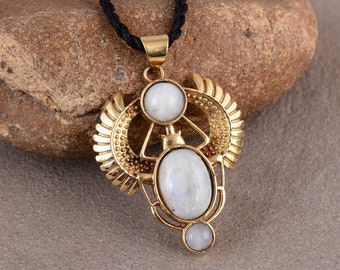 Colgante de escarabajo de piedra lunar: collar de escarabajo egipcio, joyería antigua.