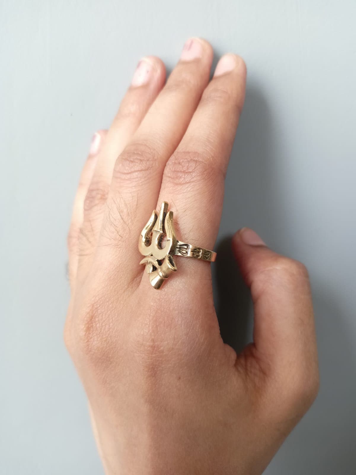 Zumrut� Matty Glossy Gold Plated Mahakaal/Mahakal/?????? Tripund/Third-Eye Lord  Shiva Engraved Finger Ring Embossing Fashion Band Ring Spiritual Jewellery  For Men/Women : Amazon.in: Fashion