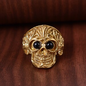 Obsidian Skull Gothic Ring: Guldfärgade sockerskallesmycken