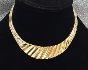 Collier dynamométrique en laiton fait main, collier collier tribal, tour de cou or, bijoux ethniques bohèmes, cadeau artisanal pour femme