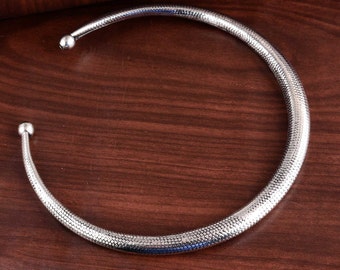 Matte Silver Choker Necklace: Minimalist Open Collar, Adjustable