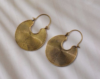 Antique Brass Circle Earrings, Vintage Ethnic Handmade Jewelry, Trend Earrings Models, Gold Minimalist Design, Hypnotic Earrings