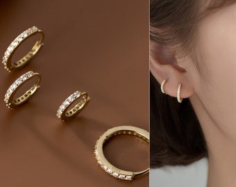 14k Gold Diamond Huggie Hoops Ohrringe, Gold Conch Hoop, kleine Knorpel Creolen, Silber Pave Ring Tragus Hoop, Geschenk für Sie