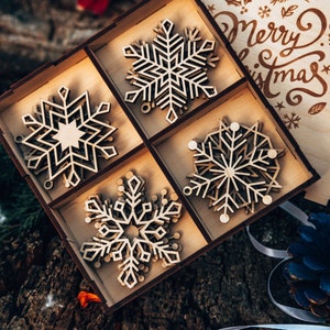 Snowflake ornaments for christmas tree, Snowflake ornament sets, Snowflake christmas ornaments, Christmas ornaments set wood