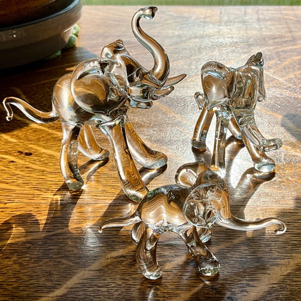 Blown Glass 3-Piece Elephant Family Vintage