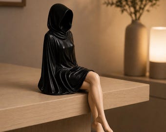 フード付きフィギュアの棚飾り（STLファイル）｜ミニマルな座り像（3Dプリント）