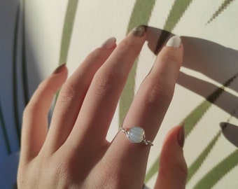 Moonstone ring silver (lilsgems)