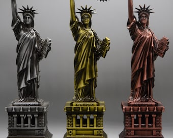 Golden Statue of Liberty Souvenir - Elegant Home Decor & Collectible