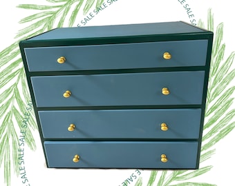 Vintage chest of drawers