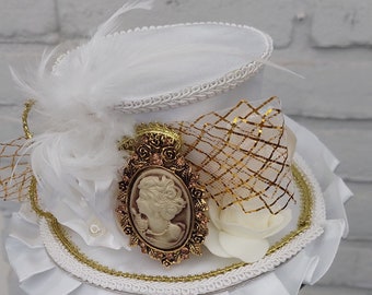 Bridal Mini Top Hat, Victorian Mini Hat with Veil, Ivory Cocktail Hat, Alice in Wonderland, Ivory Fascinator, Gothic Mini Top