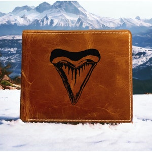 Cartera de cuero con dientes de tiburón plegable de primera calidad Buffalo Animal Ocean NUEVO
