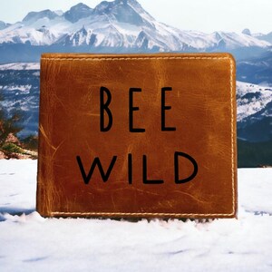 Cartera de cuero Bee Wild con dos pliegues, calidad prémium, cita Buffalo Outdoor Nature, NUEVA