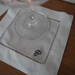 Servilletas de cóctel con monograma de una sola letra