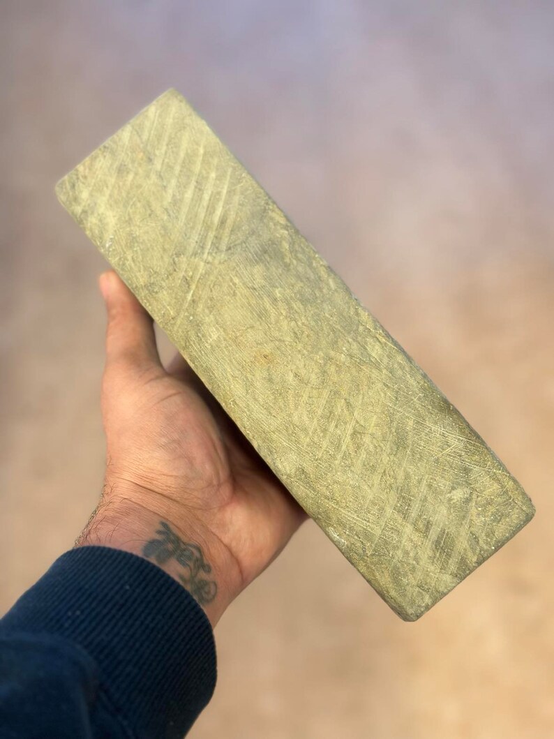 AOTO / Medium Grit / Japanese Natural Whetstone / 天然砥石 / Kniferazor