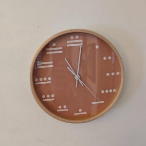 Reloj de pared con números mayas, Chukwa Brown C, movimiento SILENCIOSO