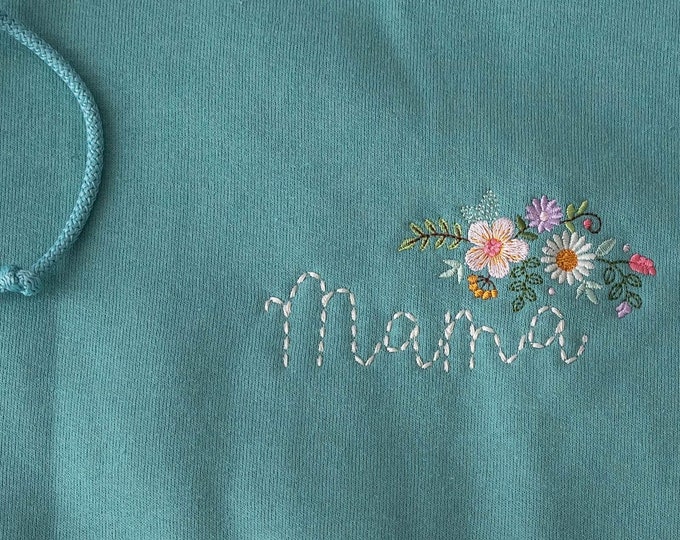 Embroidered Mama Sweatshirt, Mom Sweatshirt, Mama hoodie, Personalized sweatshirt, Gift for mom, floral sweatshirt, Mother's Day gift
