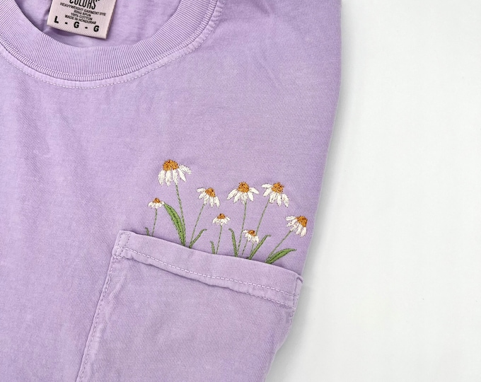 Embroidered crewneck daisies pocket t-shirt, Embroidered flower shirt, Embroidery, Floral pocket tee, Comfort Colors t-shirt, daises,