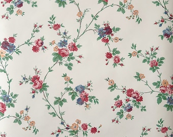 Lovely 1980’s vibrant floral, ditsy floral, country cottage style, vintage wallpaper roll.