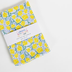 Yellow Floral Dish Towels Vibrant Flower Print Kitchen Towels for Modern Farmhouse Decor Cute Cotton Tea Towels for Drying Cooking Hosting