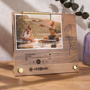 Gepersonaliseerde houten fotolijst: aangepast lied en QR-code