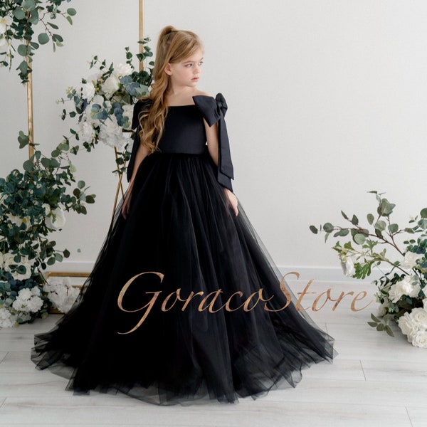 Flower girl dress black, Flower girl dress long train, Flower girl dress with black bow, Satin flower girl dress, Flower girl dress tulle