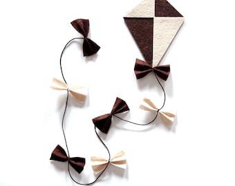 Ręcznie robiony filcowy latawiec na ścianę: wystrój pokoju dziecięcego w stylu boho