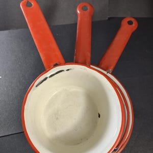Vintage Enamelware Small Saucepan Cooking Pots White Red Rim & Handle  Set of 3