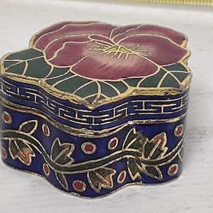 Vintage Cloisonne Floral Mini Pill Box Trinket Dish Floral and Leaf shape design Beautiful Piece
