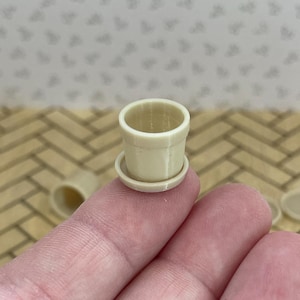 Vasi per piante in miniatura per case delle bambole con piattini in un set da 3