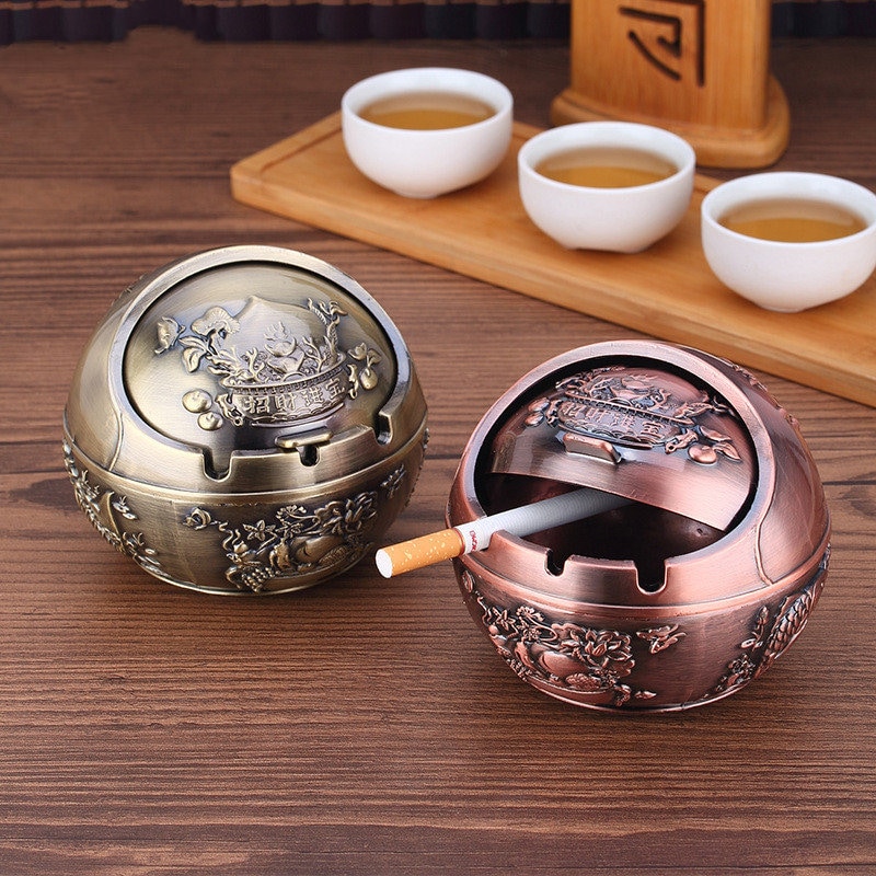 Ashtray Vintage Metal With Hinged Lid for Cigarette Metal Portable Smoker  Tobacco Ashtray Indoor Outdoor Home Office Decoration