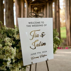 Custom Acrylic Wedding Welcome Sign: Mirror 3D Lettering