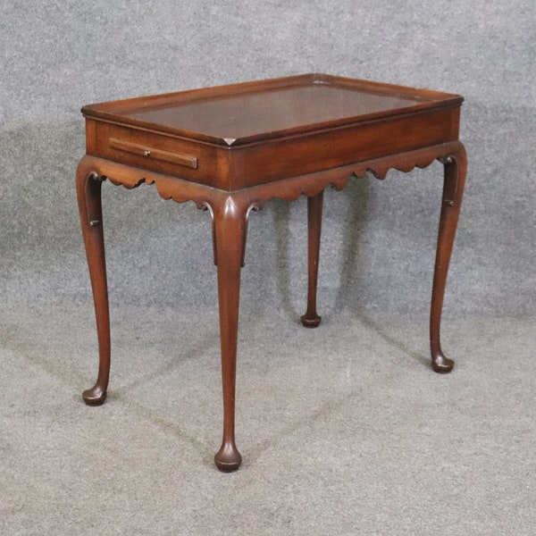 Queen Anne Style Carved Mahogany Tea Table End Table attributed to Kittinger Antiques, Antique Furniture, Side Table, Home Decor, DPLuxuries