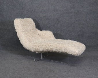 Vintage Mid Century Modern Upholstered Lounge Chair on Lucite Base Chaise Lounge attr to Vladimir Kagan, MCM, Modern Furniture, Lounge Chair