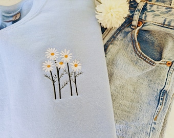 Daisy Embroidered Sweatshirt, wildflower Sweatshirt, Gift For Her/Bestfriend, Flower Crewneck, Cute Embroidered Shirt, Embroidered Floral