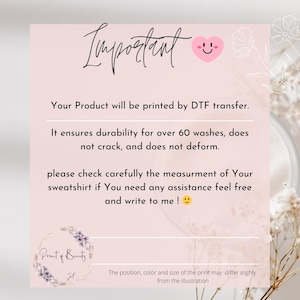 K&ouml;nnte beinhalten: Hellrosa Hintergrund mit dem Wort "Important" in Schreibschrift, einem rosa Herz mit Smiley-Gesicht und Text &uuml;ber DTF-Transferdruck. Der Text erw&auml;hnt auch Haltbarkeit und &Uuml;berpr&uuml;fung der Ma&szlig;e.