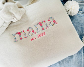 Custom Embroidered Floral Mama Sweatshirt, Mama Crewneck,  Mama T-shirt, Gift For Mom, Mother'S Day Gift, Personalized Sweatshirt