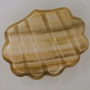 Onyx shell trinket box