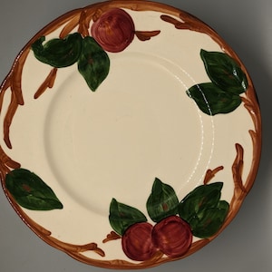 Franciscan Apple Salad/dessert plate set
