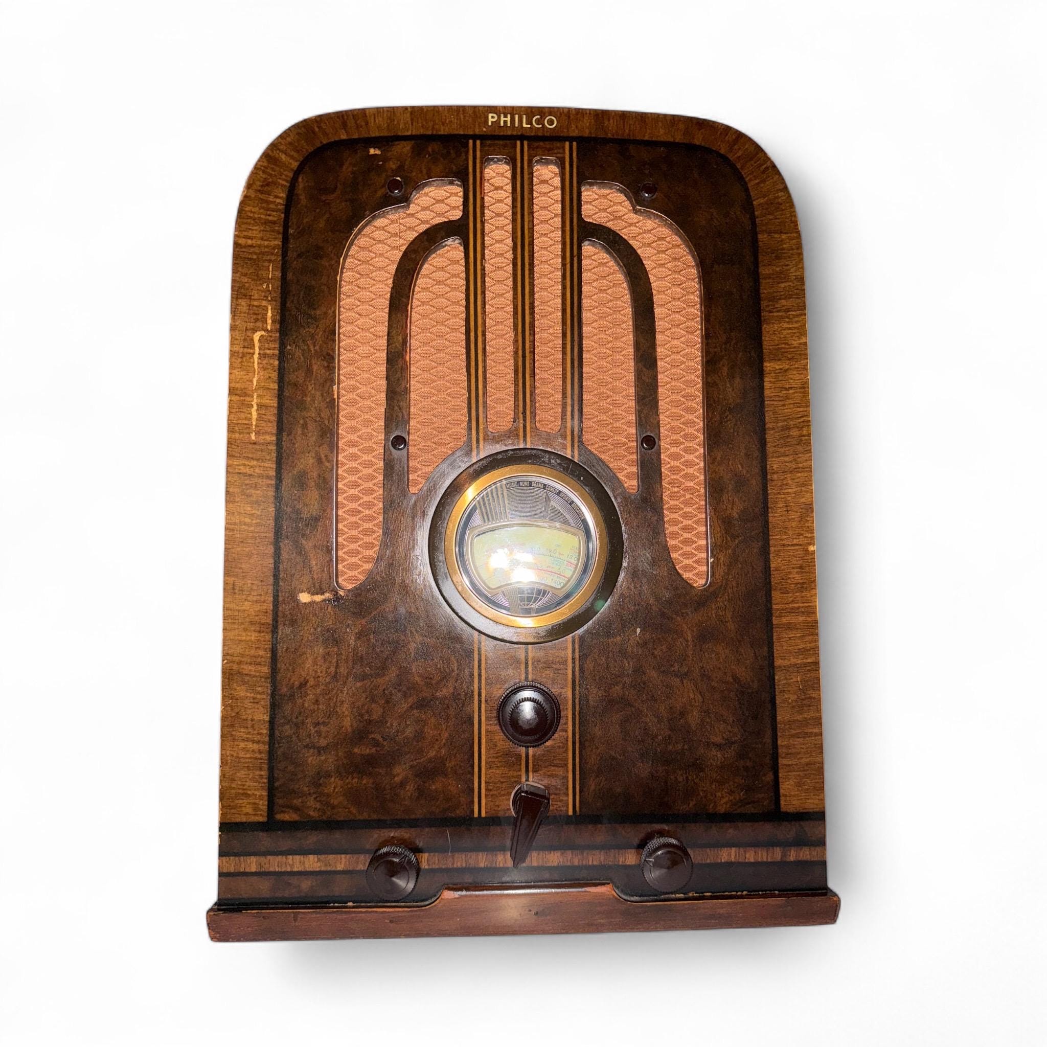 Vintage 1937 Philco Tube Radio – Art Deco Tombstone, Walnut Vintage 1937 Philco Tube Radio – Art Deco Tombstone, Walnut