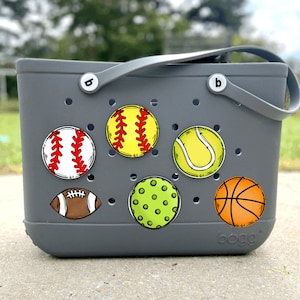 Bogg Taschenanhänger, Sport Mama, 3-Zoll-Anhänger, Baseball, Softball, Football, Tanz, Basketball, Softball