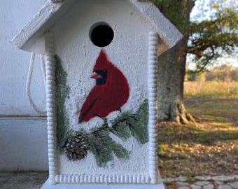 A Touch of Nature: Rustic Cardinal Birdhouse with Charm