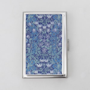 Étui à cigarettes ou porte-cartes fleurs bleues - pour elle, croquettes, motif floral, étui à cigarettes, carte de visite, porte-pièce d'identité, fumeur, anniversaire