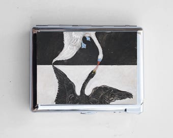 Vintage Compact Cigarette Case with Built-In Lighter – Chrome Metal, Epoxy Design on Back, Fits Up to 50mm Mini/Short Cigarettes
