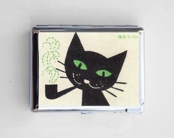 Vintage Compact Cigarette Case with Built-In Lighter – Chrome Metal, Epoxy Design on Back, Fits Up to 50mm Mini/Short Cigarettes