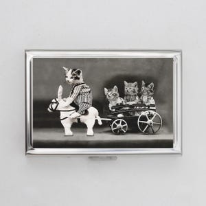 Katzen Karussell Zigaretten Etui Kartenhalter - Tierbabys, Geschenke, Babyparty, Zigarettenetui, Visitenkarte, Ausweishalter, 21+ Geburtstagsgeschenk