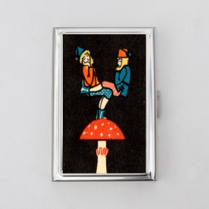 Portasigarette o portacarte vintage a forma di scatola di fiammiferi - Opera d'arte vintage, scatola di fiammiferi, fumo, gnomi, funghi, arte, biglietti da visita, portadocumenti