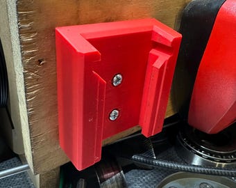 BLEM*** Milwaukee M18 Battery Holder Wall Mount Clip and Lock Design