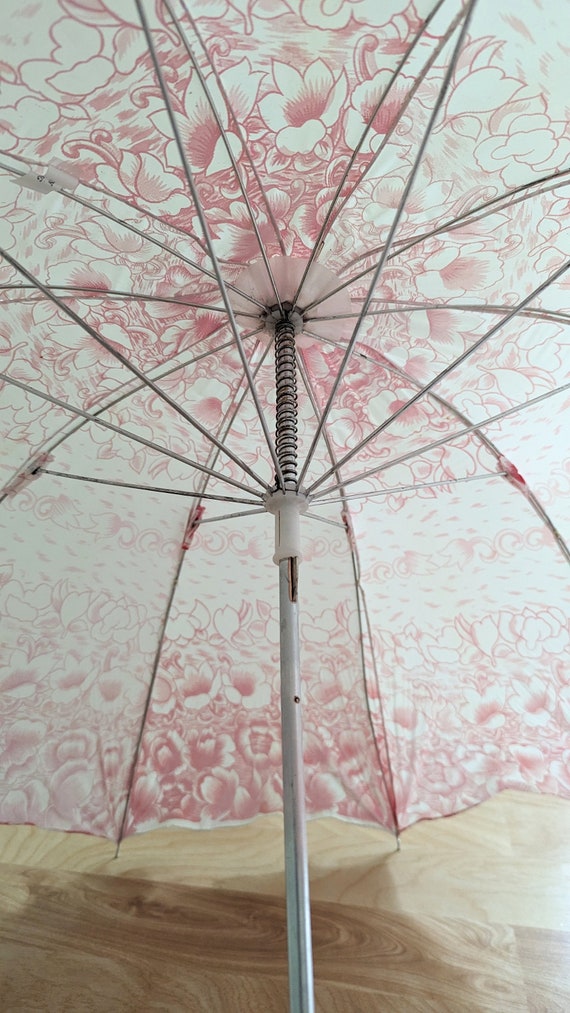Retro 1960s Pink Floral Plastic Umbrella - image 5