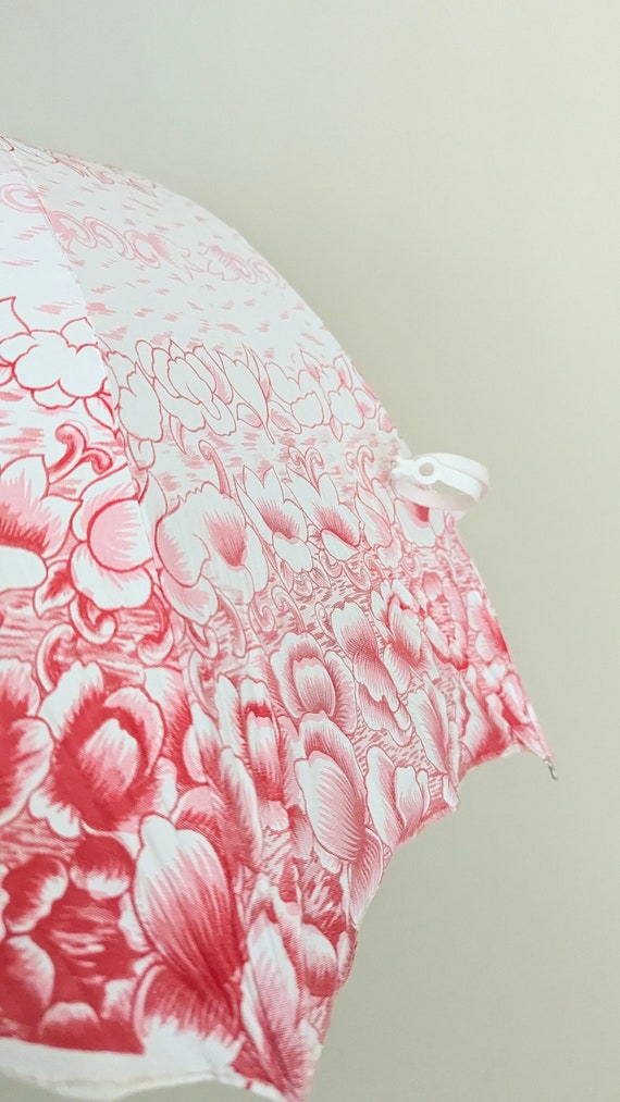 Retro 1960s Pink Floral Plastic Umbrella - image 4
